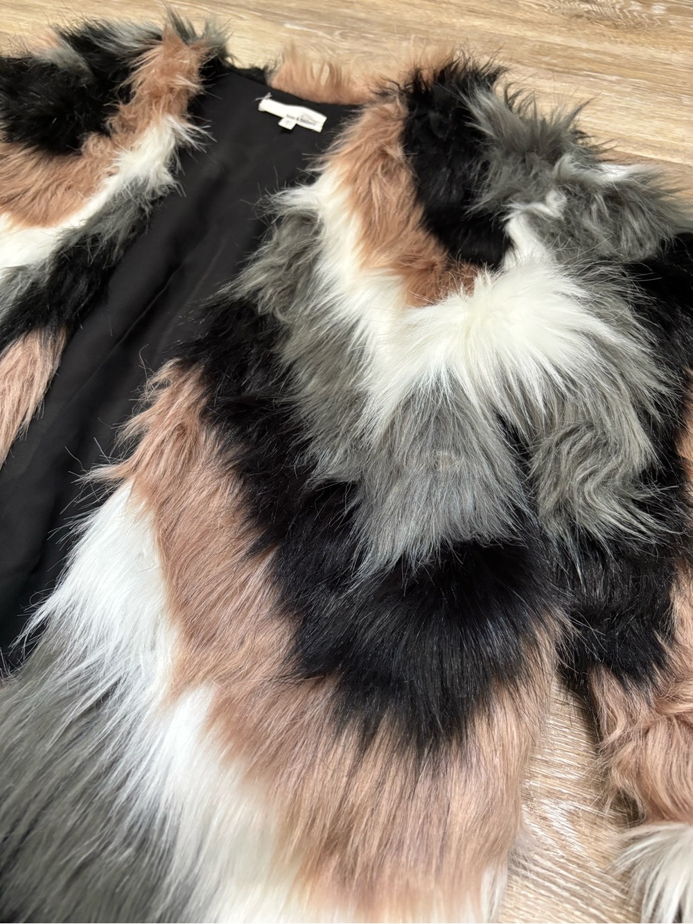 june & hudson Faux Fur Chevron Jacket - Picture 4 of 4
